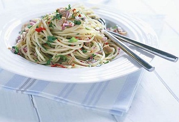 Pezsgős-tonhalas spagetti