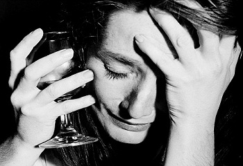 Aki sokat iszik, nehezebben dolgozza fel a traumákat
