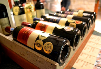 Utolsó palackok nyomában - visszavásárolná 2003-as Selelction Merlot-ját az Egri Korona Borház Utolsó palackok nyomában - visszavásárolná 2003-as Selelction Merlot-ját az Egri Korona Borház