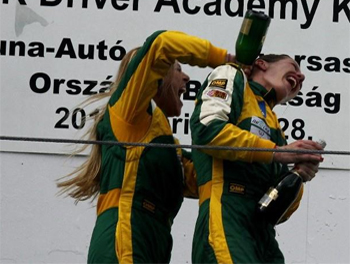Garamvári pezsgőt kaptak a Lotus Ladies Cup nyertesei