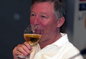 Sir Alex Ferguson bortermelésbe fog