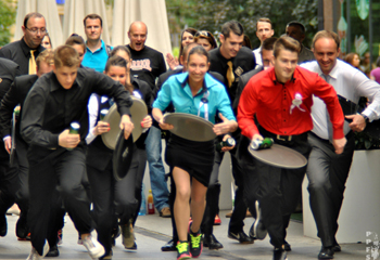 A belvárosban rohangáltak a Pincér futóverseny résztvevői