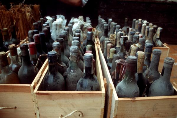 345 milliót ér a világháború után eldugott italgyűjtemény