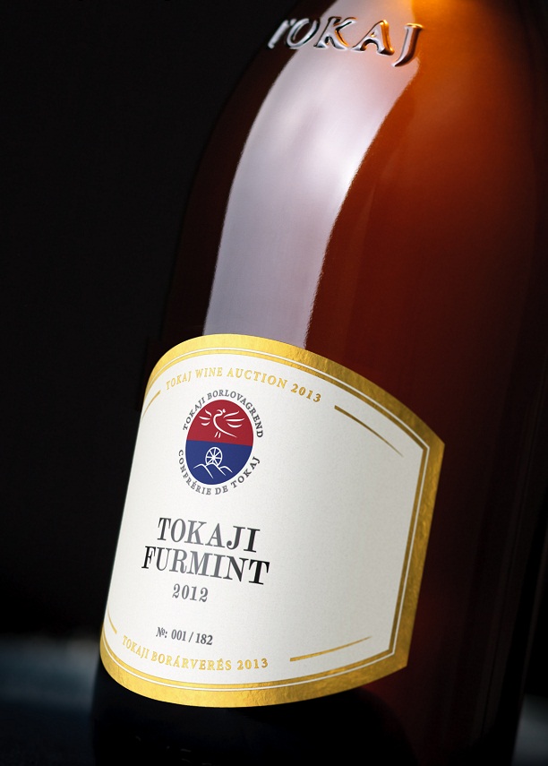 Kalapács alá kerülnek a tokaji borok