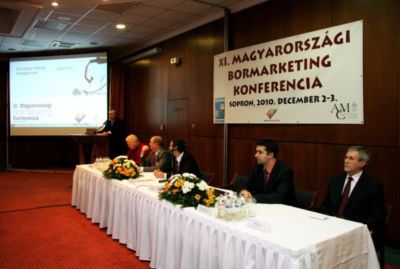 Jó bornak sem árt a cégér II.