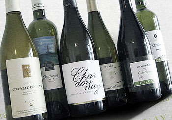 Hat palack chardonnay - két szerencsés Borászportál-olvasó nyert