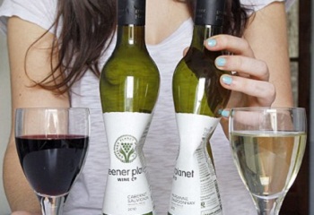 Műanyagpalackra váltanak az újvilági bortermelők