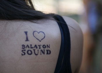 Borfalu a Balaton Soundon