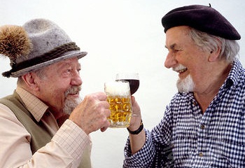 Az öregkori elbutulástól is megvéd az alkohol