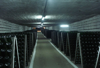 Betiltották moldáv champagne-t