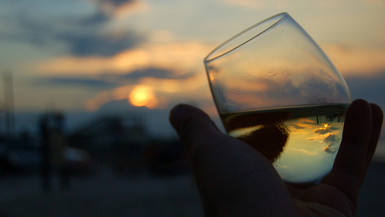 Íme az 5 legfrissítőbb fehérbor, amiket imádni fogsz a nyáron!