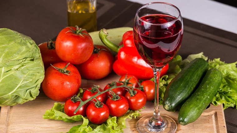 Milyen vörösbort igyunk a vegetáriánus ételekhez?