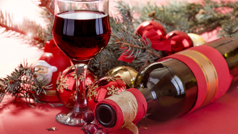 Karácsonyi toplista – ünnepi ital- és élményajánló borkedvelőknek és párlatrajongóknak
