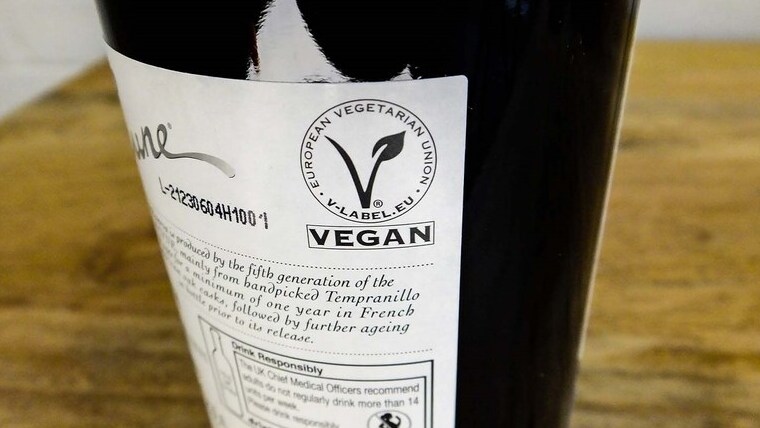 Miért nem fér mindenféle bor a Veganuárba? – vegán borajánlóval