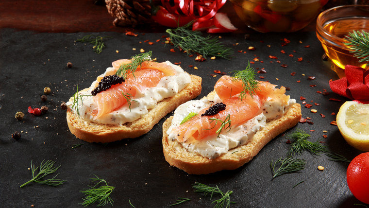 Batyus farsangi bálba készülsz? Itt van néhány gyorsan elkészíthető falatka borhoz és pezsgőhöz