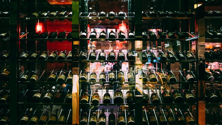 Stabil marad a csúcsborok ára bizonytalan időkben – sőt, egyes tételek drágulnak is