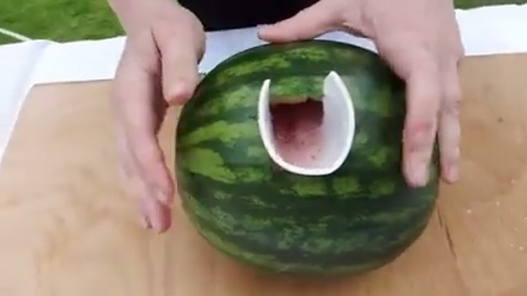 Ennél betegebb dinnyés koktélrecept ma már nem lesz! Ennél betegebb dinnyés koktélrecept ma már nem lesz!