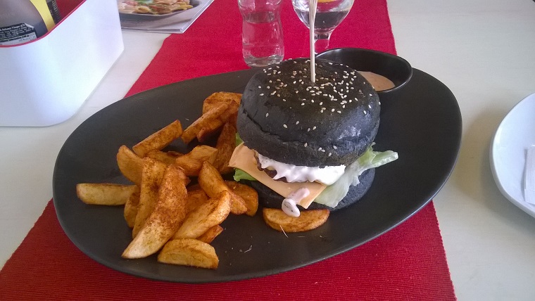 Mitől fekete ez a hamburgerzsemle? Mitől fekete ez a hamburgerzsemle?