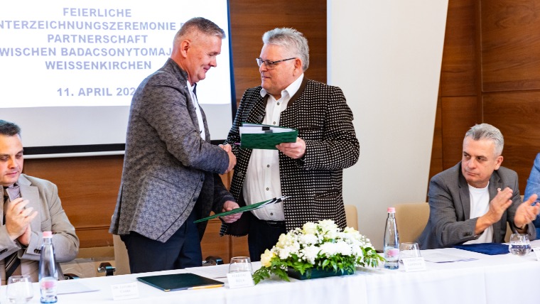 Testvérvárosi megállapodással ünnepelte 15. jubileumát a Badacsony New Yorkban