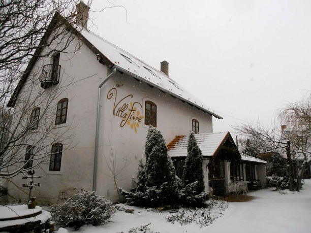 Karácsonyi ajándékutalvány akció a Villa Fiore-ben, december 1 - január 11. Karácsonyi ajándékutalvány akció a Villa Fiore-ben, december 1 - január 11.