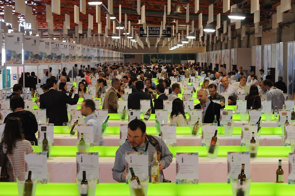 Egy gigantikus borkiállítás a világ legnagyobb szőlőtermő területén