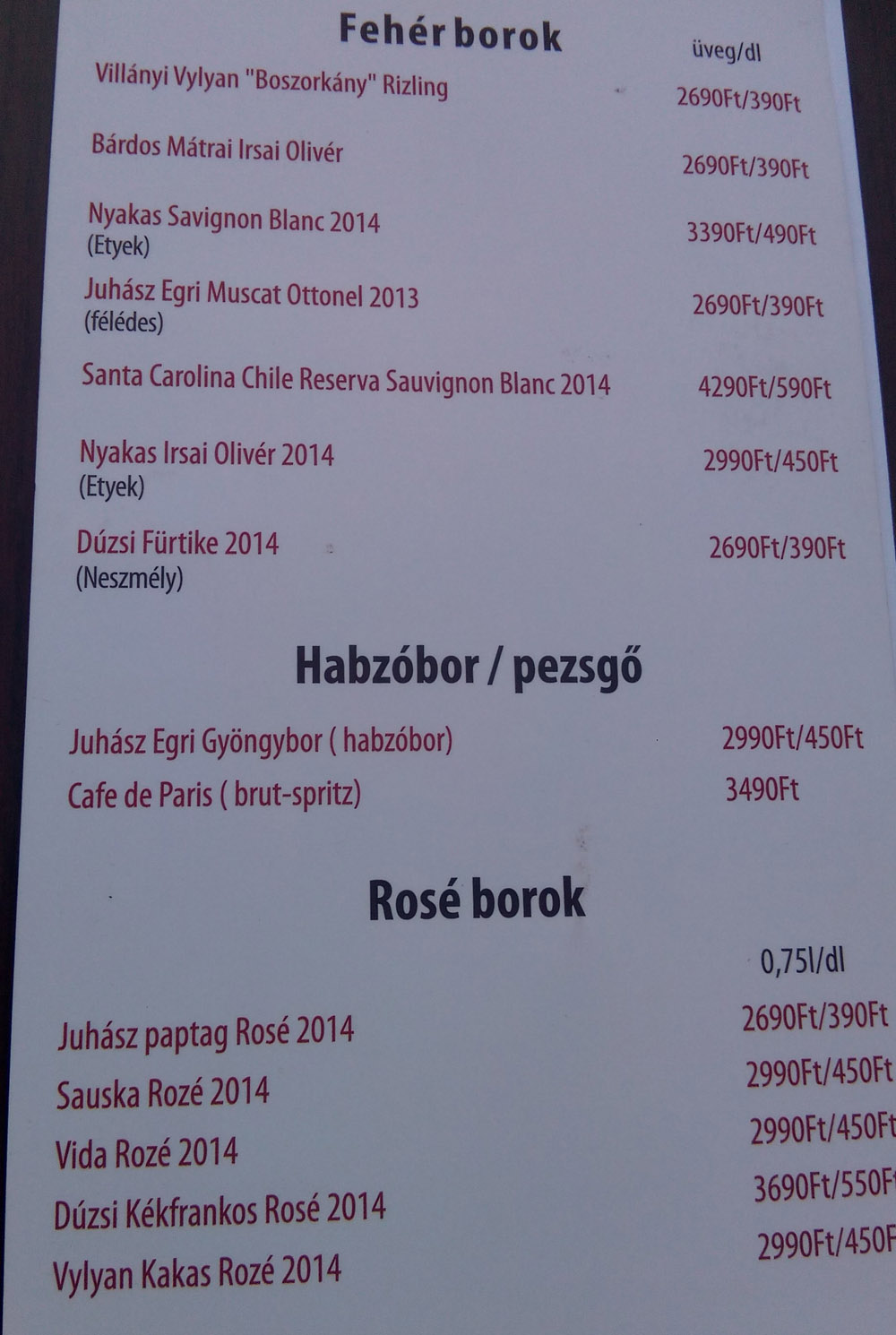Hatalmas hibát vétett a borlapon egy margitszigeti étterem!