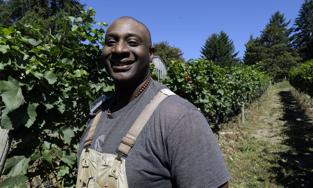 Hitetlenül néznek az afroamerikai borászra 