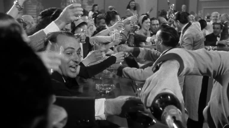 Híres koccintások a történelem nagy pillanataitól az Oscar-gála afterpartyjáig