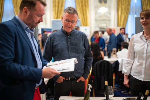 Viszonyítási pont a hazai borvilágban - Jegyezz elő kedvezményesen a Winelovers 100 magazinra!