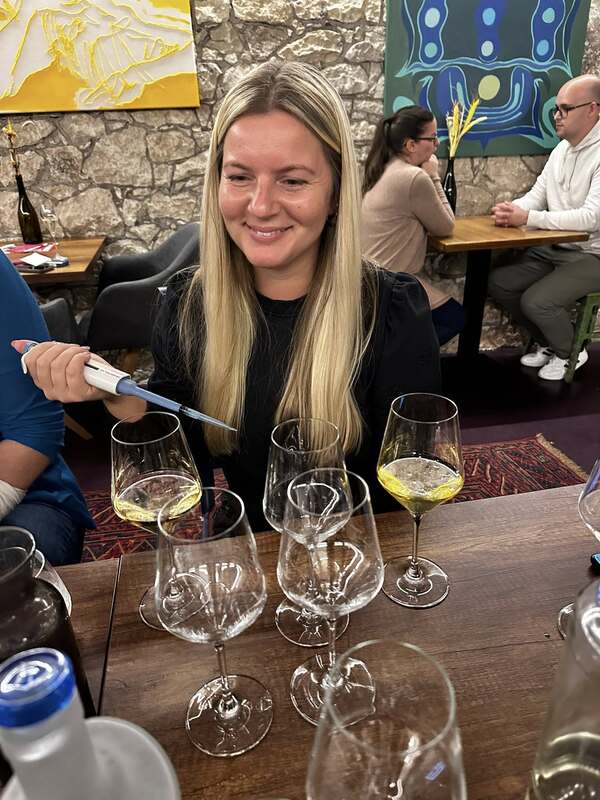 Saját pezsgőnk születése Tállyán – a Tokaj Art Wine Pezsgőszeánszon jártunk