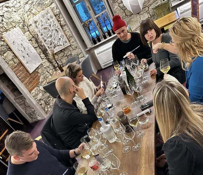 Saját pezsgőnk születése Tállyán – a Tokaj Art Wine Pezsgőszeánszon jártunk