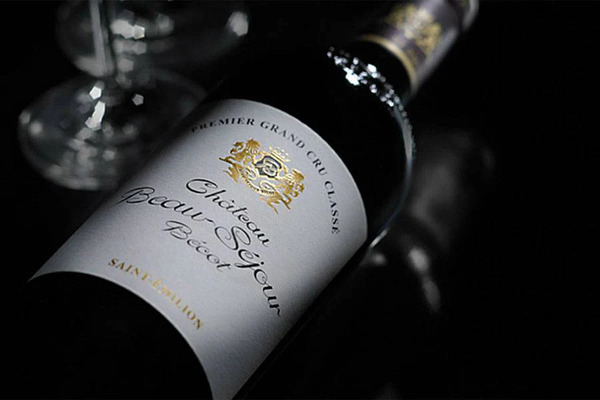 12 tételes francia pezsgősor és további 80 nemzetközi bor a világ legjobb borvidékeiről: nemzetközi borok lenyűgöző választéka a Winelovers Grand különtermében