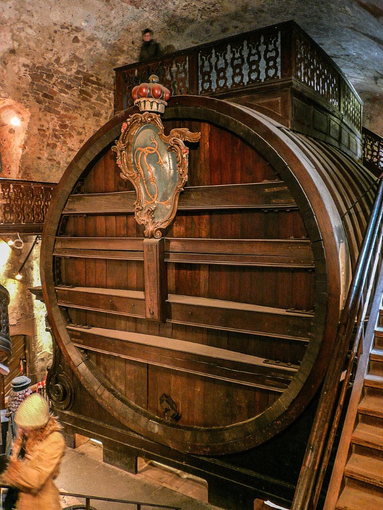 400 éves tőke, 1700 éves bor – a borvilág legdurvább rekordjai