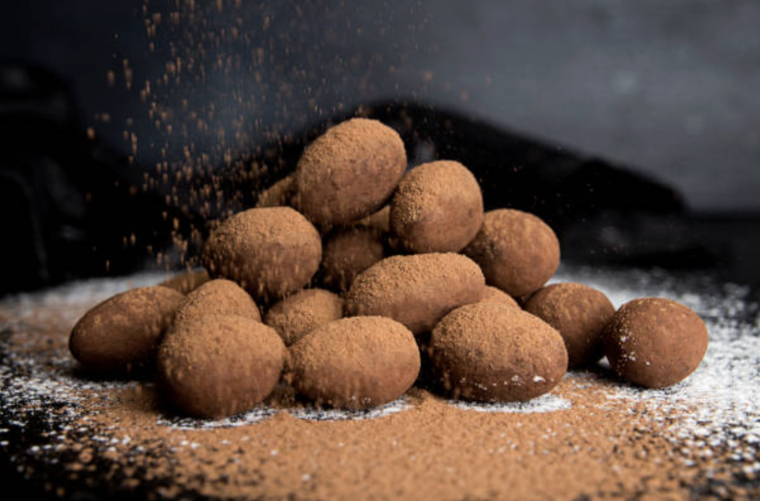 Batyus farsangi bálba készülsz? Itt van néhány gyorsan elkészíthető falatka borhoz és pezsgőhöz