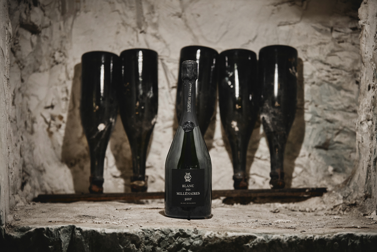 A francia, aki megtanította Amerikát pezsgőt inni