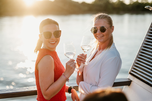 Élményhajózás a Dunán Winelovers módra