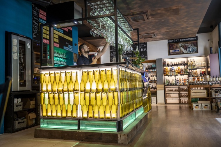 Új fejezet a Borháló történetében: stabil piacot építenének a magyar bor számára