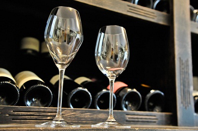 A megfelelő pohár növeli a bor élvezeti értékét