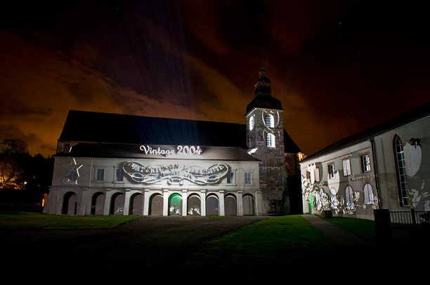 Formabontó Dom Pérignon est a Kiégő Izzókkal