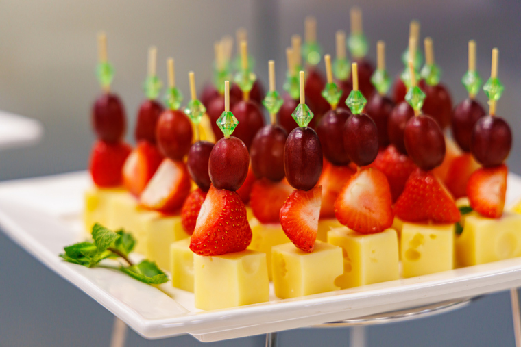 Batyus farsangi bálba készülsz? Itt van néhány gyorsan elkészíthető falatka borhoz és pezsgőhöz