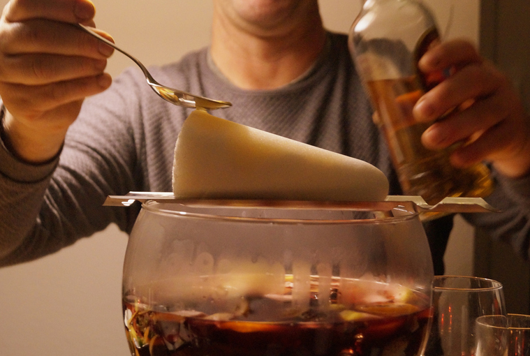 Forralt boron innen és túl – Az ördög itala a bögrében